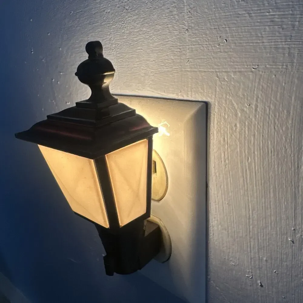 Vintage Lamp Post Style Nightlight MCM